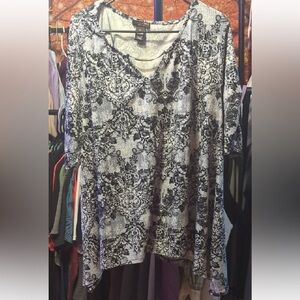 🌸 LINDA MATTHEWS New York Tunic Top | Black & White Print | 2X | NWT 🌸